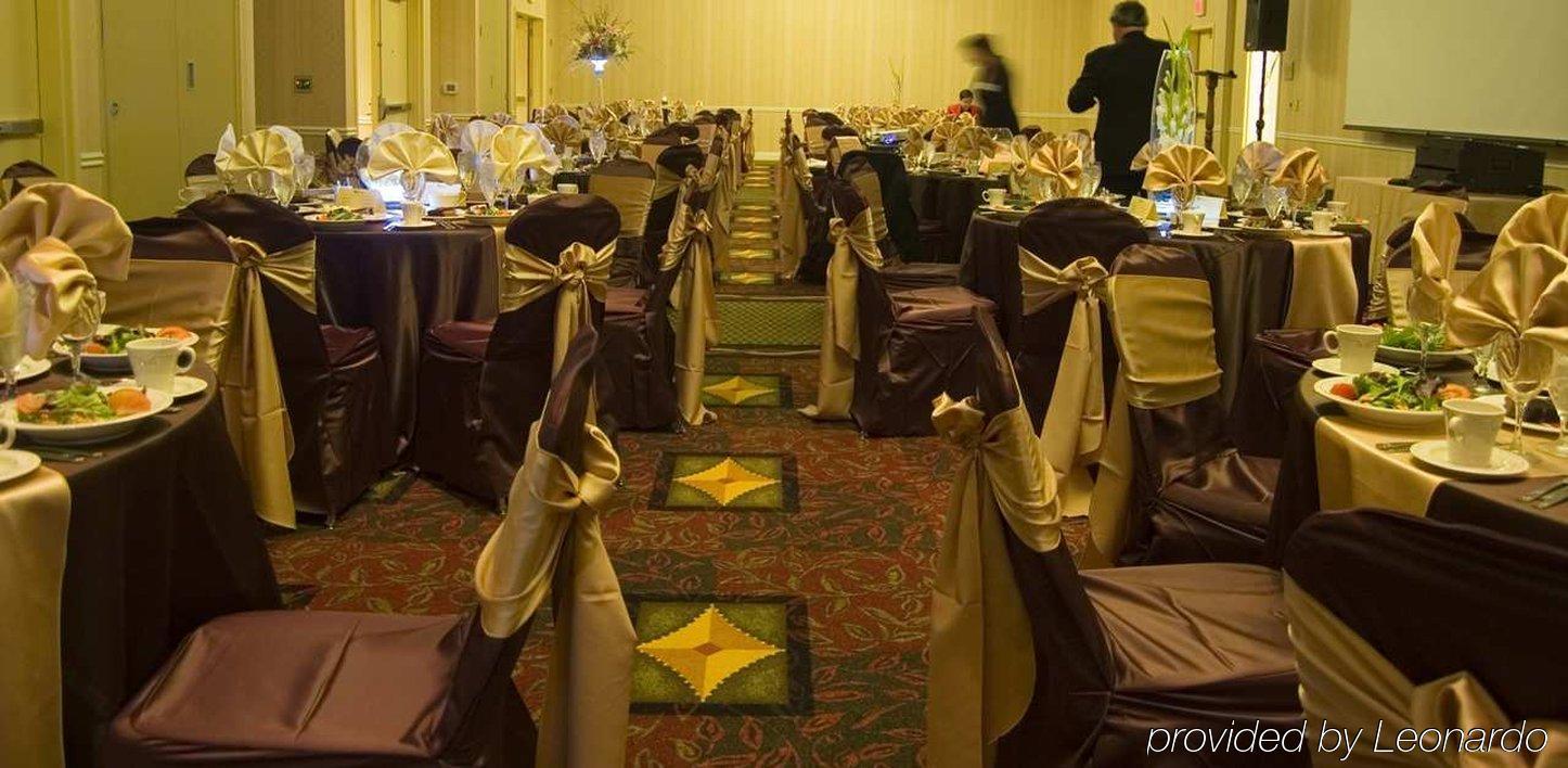 Hilton Garden Inn Фриско Ресторант снимка